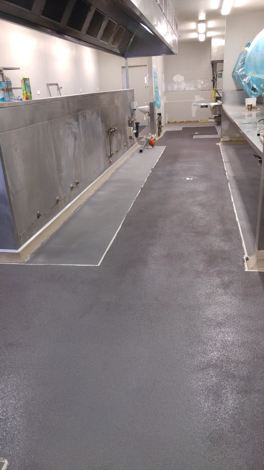 Non-slip floor coating in a commercial kitchen